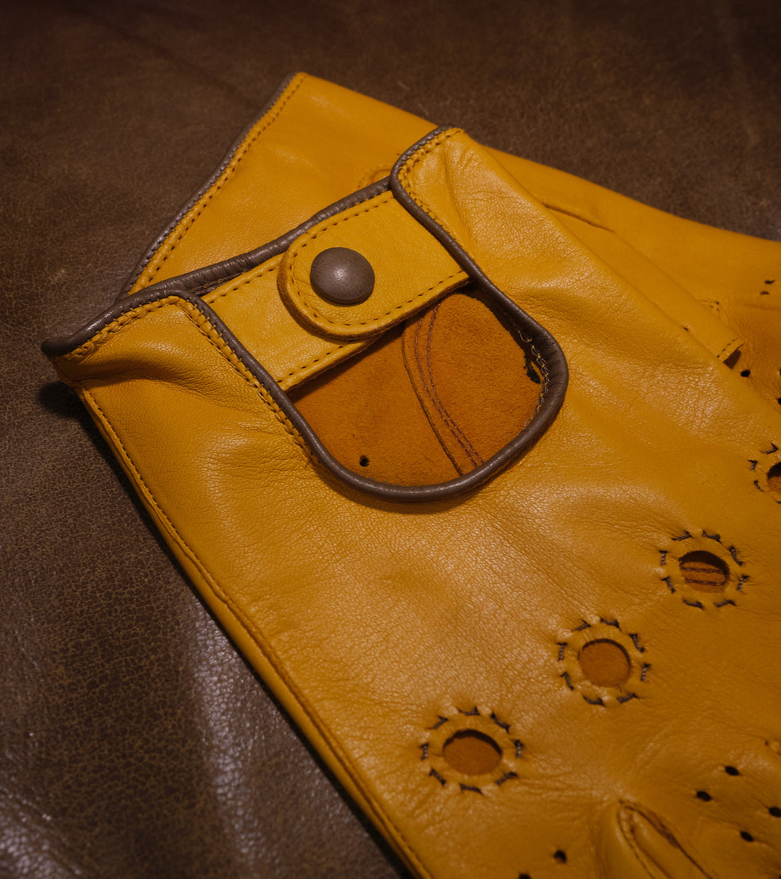 Handmade Gentleman Driver 1/2 gloves - Speedway Yellow