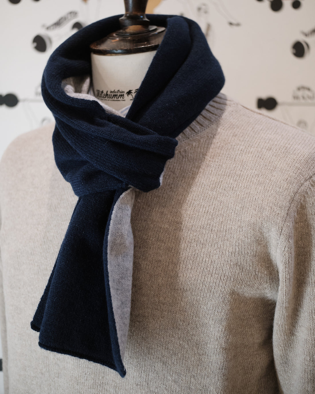 Reversible Cashmere neck warmer Navy blue/Light grey