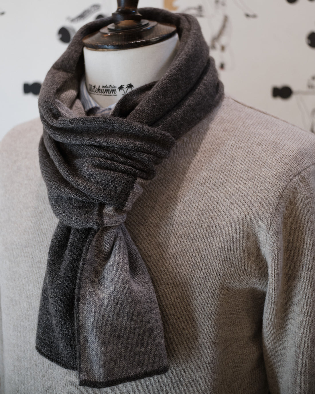Reversible Cashmere neck warmer Charcoal/Pearl grey