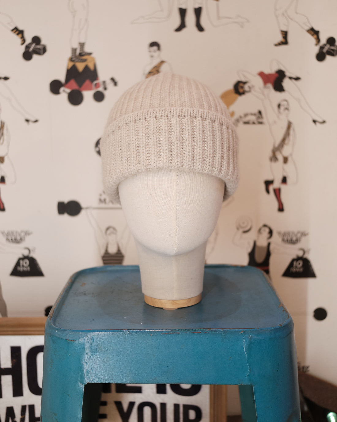 Beige cashmere beanie