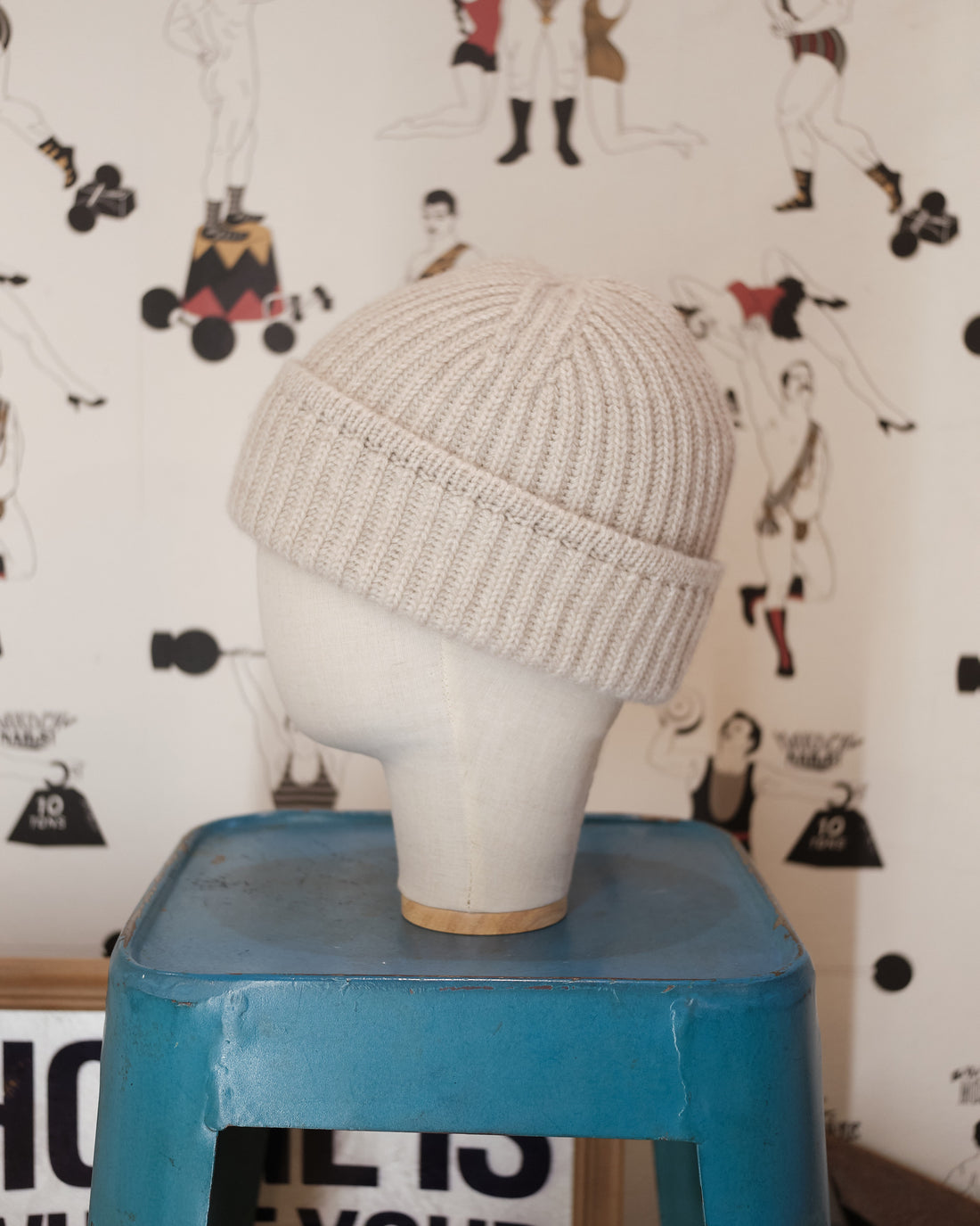 Beige cashmere beanie