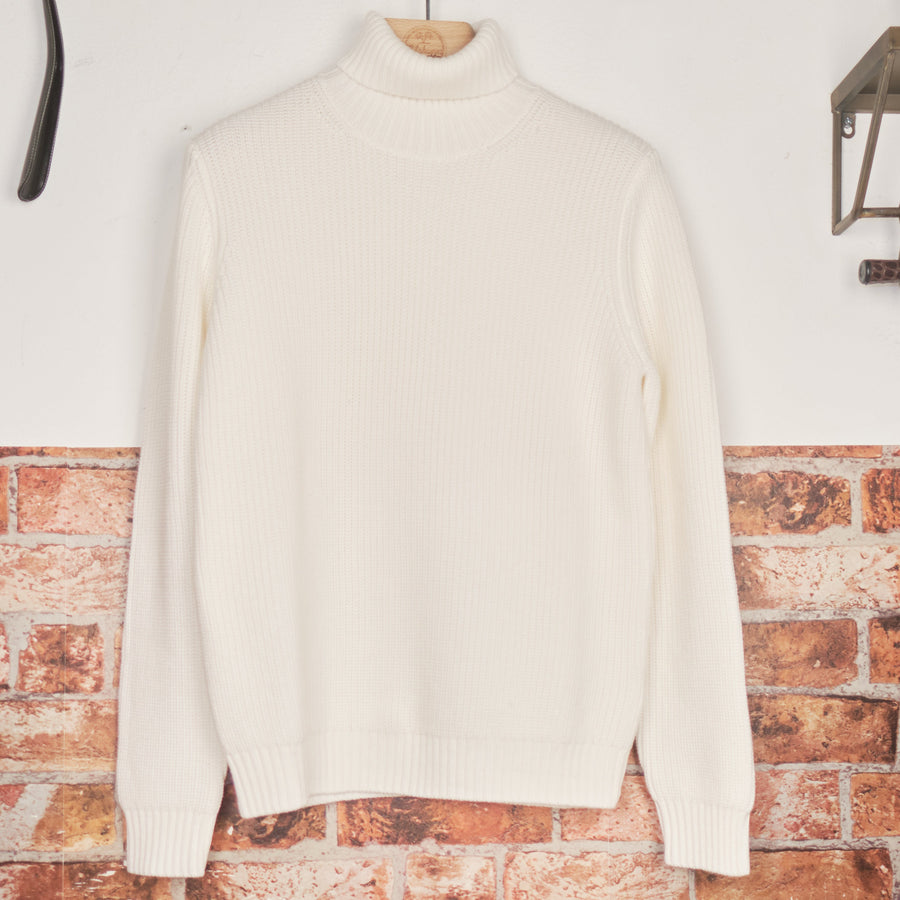 Lighthouse Pearl turtleneck