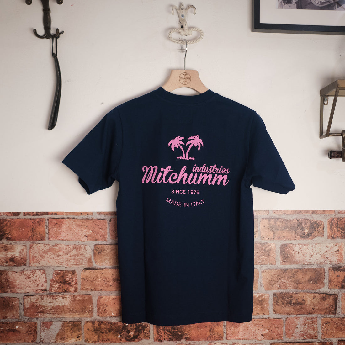 Mitchumm "Le Palme" tshirt - Navy blue & bright pink